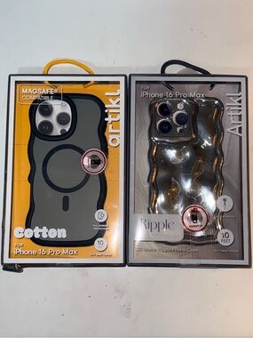 NWT artikl Two iPhone 16 Pro Max Cases-Cotton & Ripple - Black & Silver